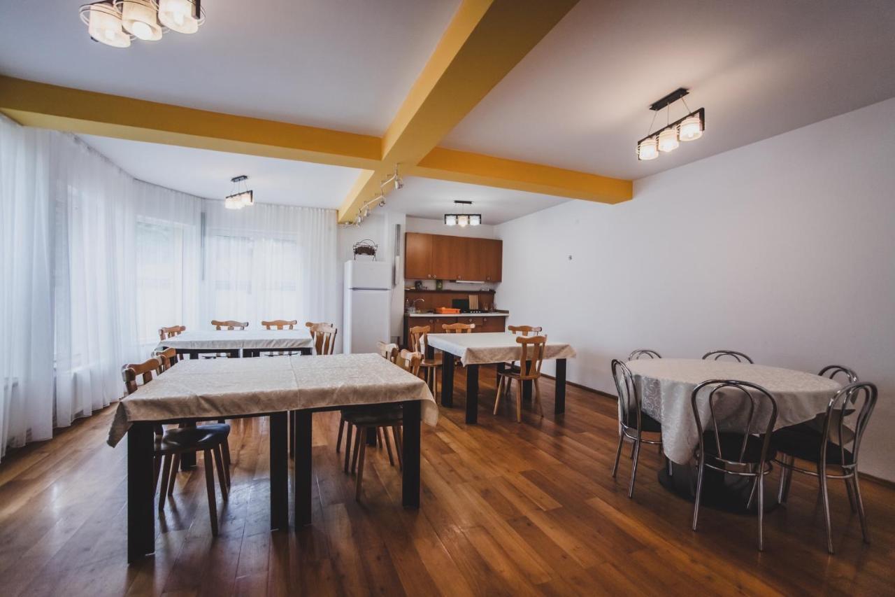 La Pădure Pensiune-Restaurant Novaci-Străini Extérieur photo
