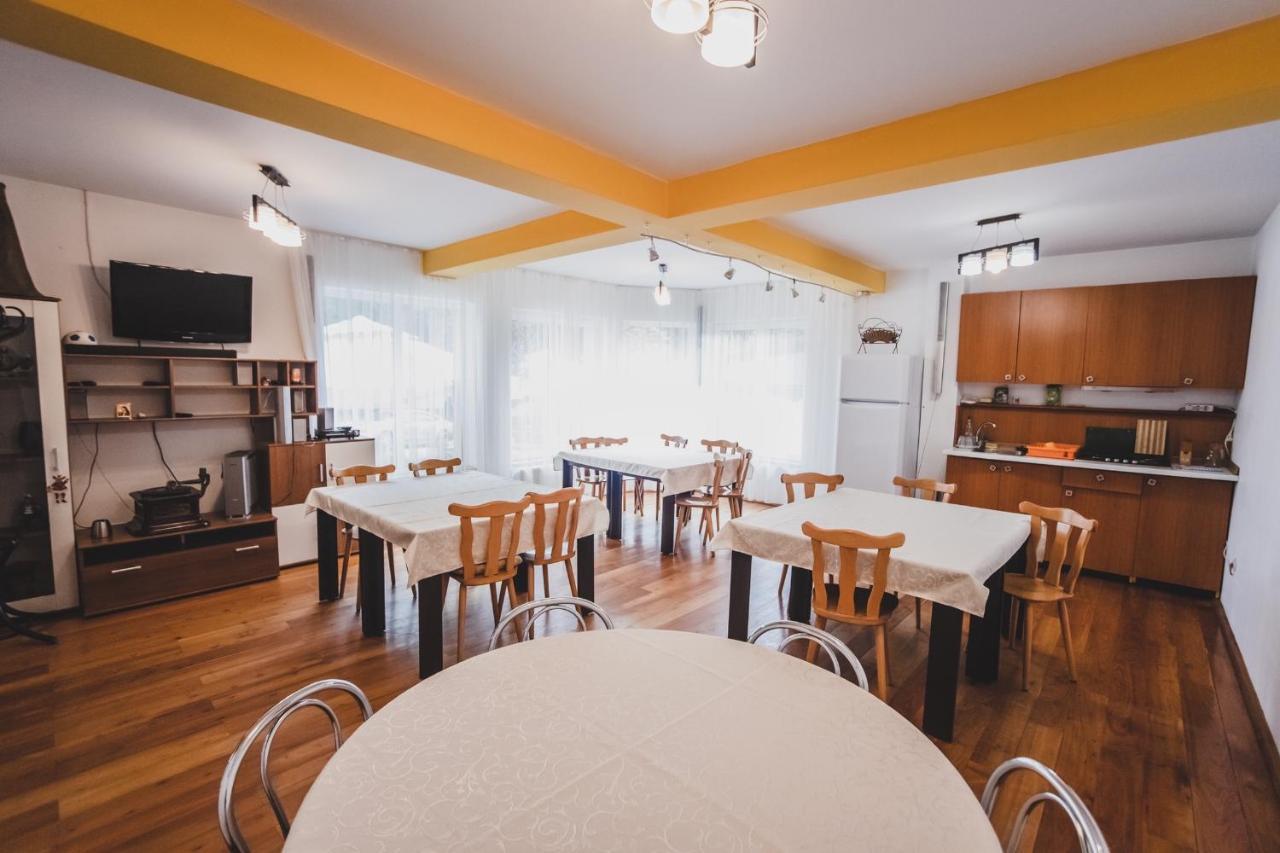 La Pădure Pensiune-Restaurant Novaci-Străini Extérieur photo